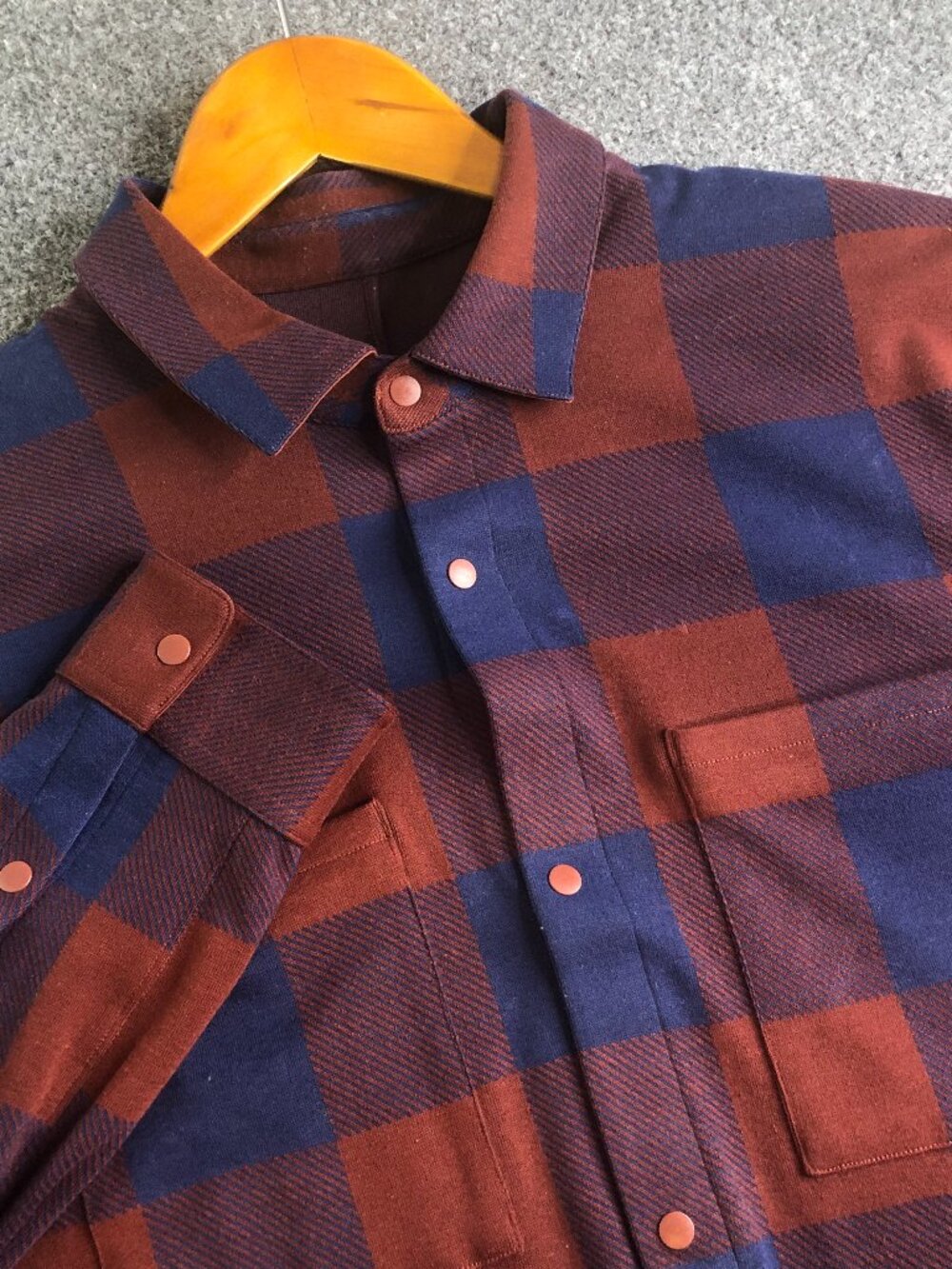 Lululemon Shirt Mens Large Blue Red Plaid Soft Knit Overshirt Long Sleeve Button